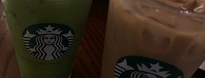 Starbucks is one of Orte, die Chie gefallen.