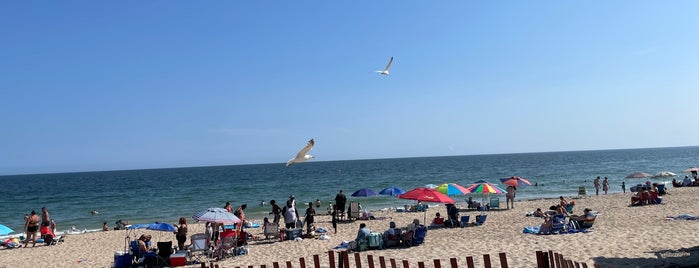 Misquamicut Beach is one of Date Spots.