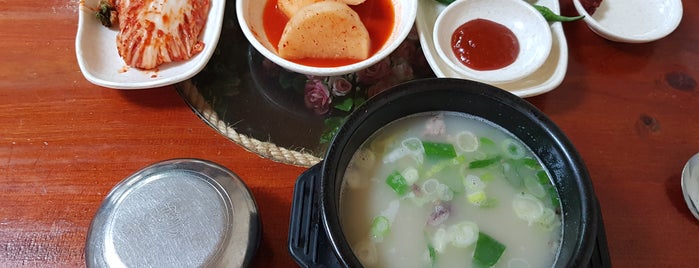 안일옥 is one of 한국인이 사랑하는 오래된 한식당 100선.