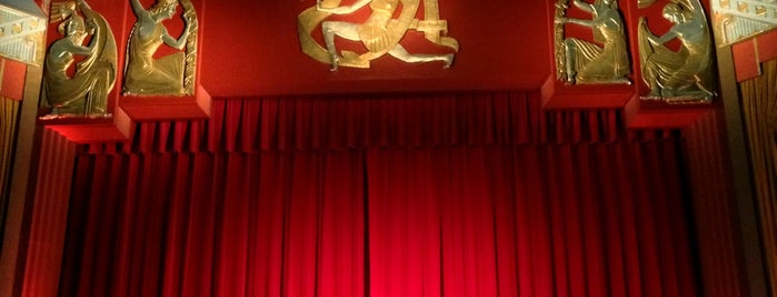 Coolidge Corner Theatre is one of Graham : понравившиеся места.