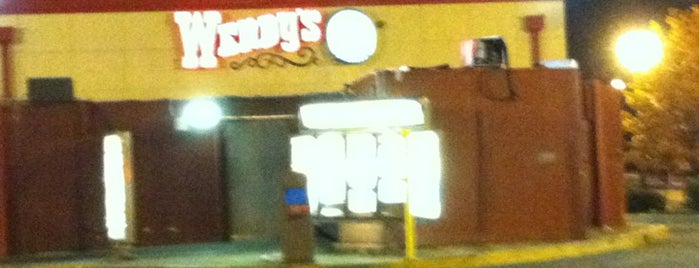 Wendy’s is one of Locais curtidos por Sneakshot.