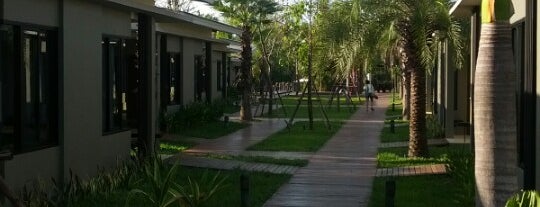 Aroonsawad Riverview Resort is one of Lugares favoritos de Mini.