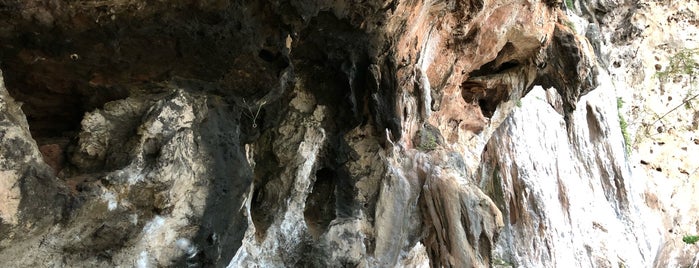 Phra Nang Cave Bay is one of Orte, die Robert gefallen.