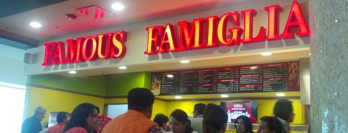 Famous Famiglia is one of สถานที่ที่ Joel ถูกใจ.