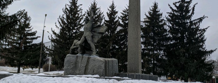 Памятник воинам is one of Достопримечательности Украины.