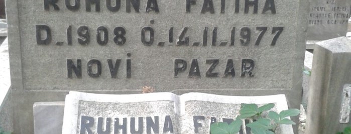 Tavşantepe Mezarlığı is one of Lugares favoritos de Anıl.