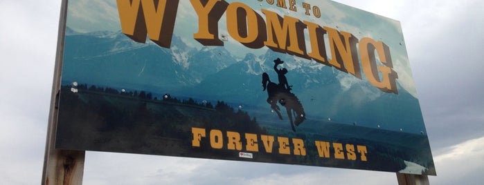 Wyoming is one of The US, All 50 States, & American Territories🇺🇸.