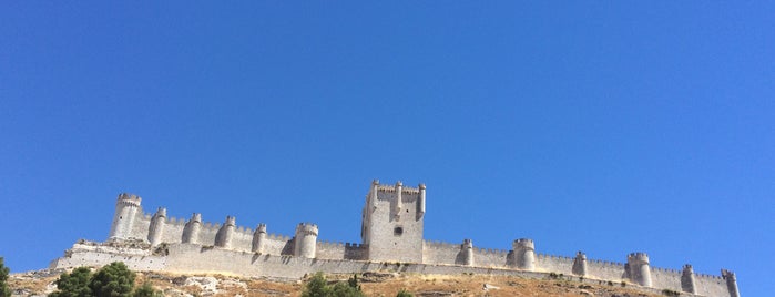 Castillo de Peñafiel is one of He estado.