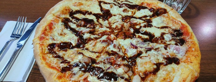 Meri Pizzeria Kahvila is one of สถานที่ที่ Aapo ถูกใจ.