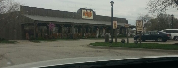 Cracker Barrel Old Country Store is one of Tempat yang Disukai Zack.