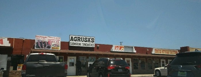 Agrusa's Super Sandwiches is one of Lugares favoritos de Kim.