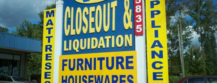V&G Closeout & Liquidation is one of Lugares favoritos de Chester.