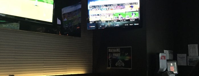 Jimmy Green's is one of Best Bars in Chicago to watch NFL SUNDAY TICKET™.