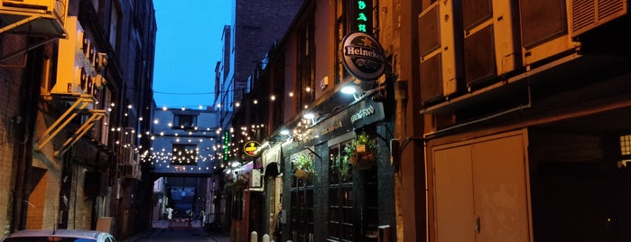 Malone's Irish Bar is one of Glasgow.