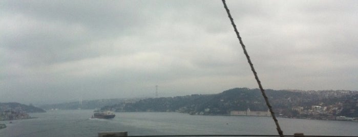 Bosporus-Brücke is one of Orte, die 2tek1cift gefallen.