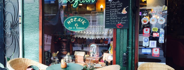 Mozaik Cafe & Restaurant is one of Orte, die 2tek1cift gefallen.