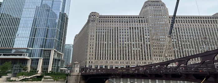 Franklin Street Bridge is one of Chicago.