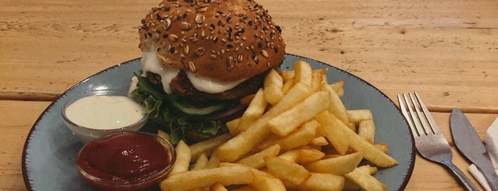 Loveburger is one of Elisabeth'in Kaydettiği Mekanlar.