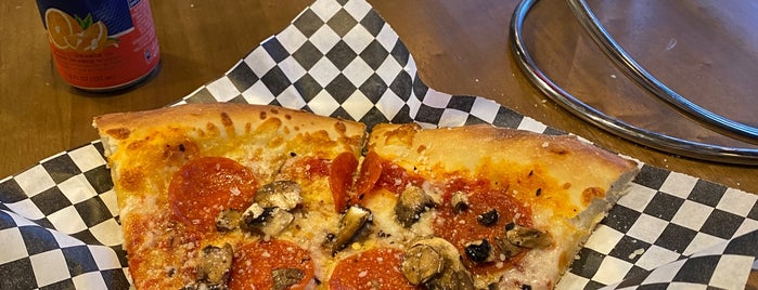 Cheech's Pizza is one of Los Feliz.