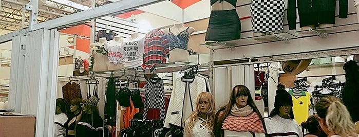 Max Shopping " Danielle Modas" loja 86 is one of Compras & Afins.