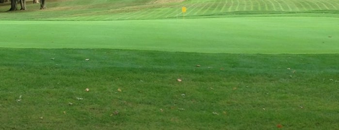 Hulman Links Golf Course is one of Lugares favoritos de Amanda.