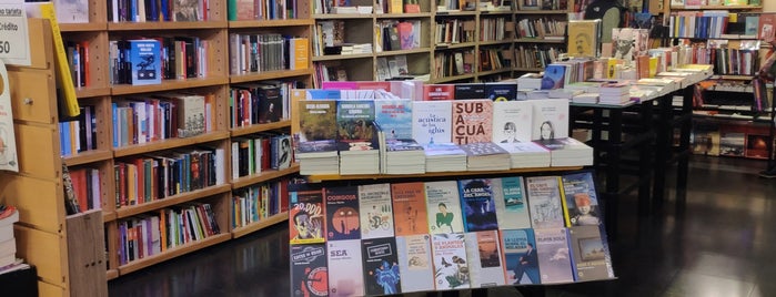 Corneja is one of Pequeñas y Acogedoras Librerías de BA.