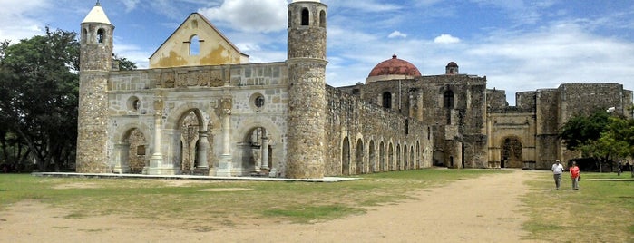 Templo y exconvento de Santiago apóstol de Cuilápam is one of Jorge : понравившиеся места.