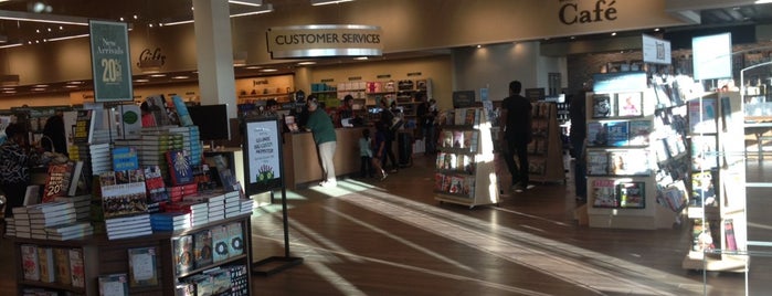 Barnes & Noble is one of Alexander’s Liked Places.