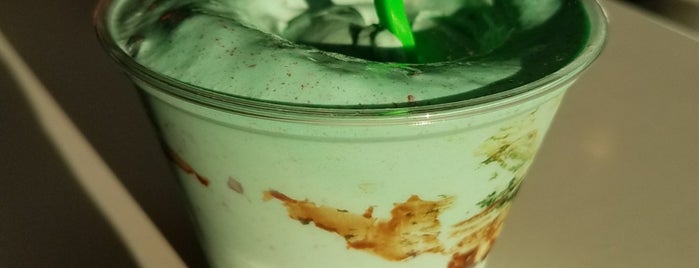 Foo's Fabulous Frozen Custard is one of Lugares guardados de Local Ruckus.