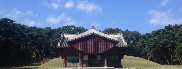 예릉 (睿陵) is one of 조선왕릉 / 朝鮮王陵 / Royal Tombs of the Joseon Dynasty.