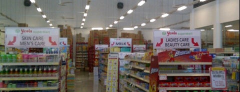 Yova Supermart is one of Locais curtidos por Winda.