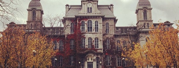 Università di Syracuse is one of badge.