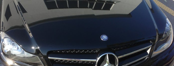 Star Motor Cars Mercedes-Benz is one of Locais curtidos por Rodney.