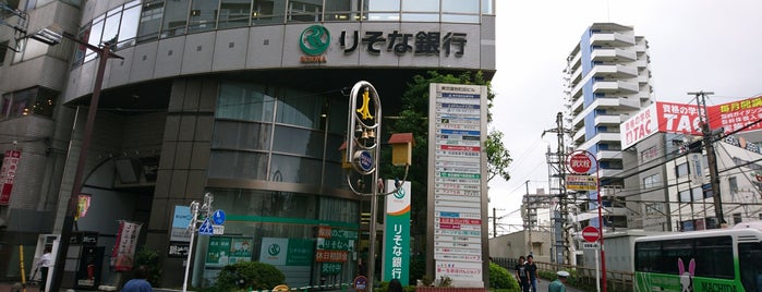 りそな銀行 町田中央支店 is one of My りそなめぐり.