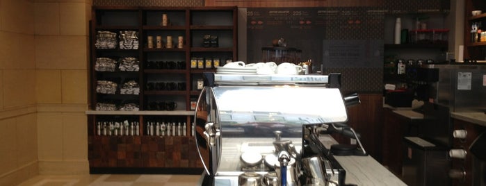 Coffee Cultures is one of Inn at Union Square Guide to FiDi.