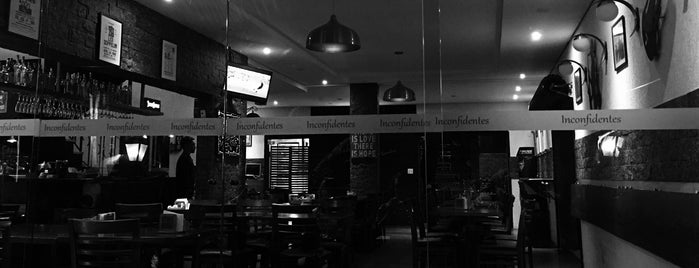 Inconfidentes Bar e Restaurante is one of สถานที่ที่ Henrique ถูกใจ.