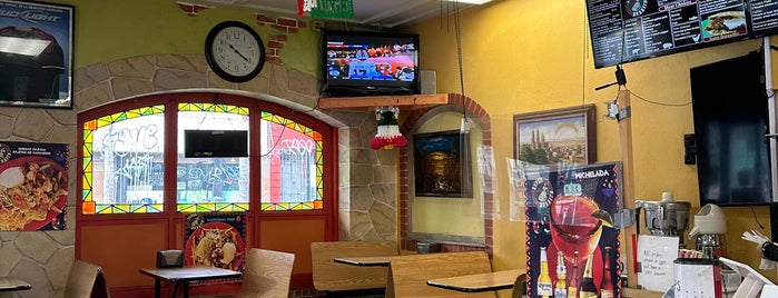 El Super Burrito is one of สถานที่ที่ Adam ถูกใจ.