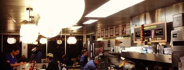 Waffle House is one of Tempat yang Disukai 🖤💀🖤 LiivingD3adGirl.