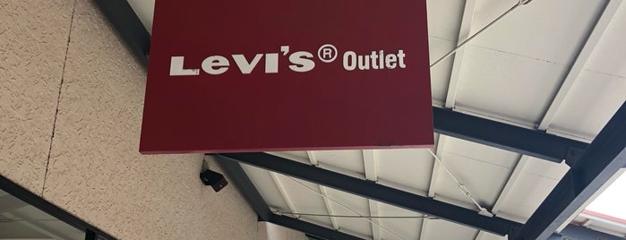 LEVI’S FACTORY OUTLET is one of la_glycineさんのお気に入りスポット.