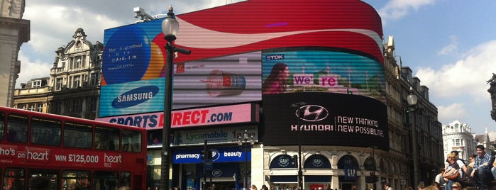 Piccadilly Circus is one of Mega big things to do list.