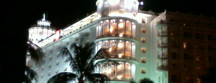 RIU Palace Las Américas is one of : ).
