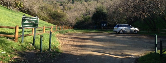 Elyria Canyon Park is one of Lugares favoritos de Kevin.
