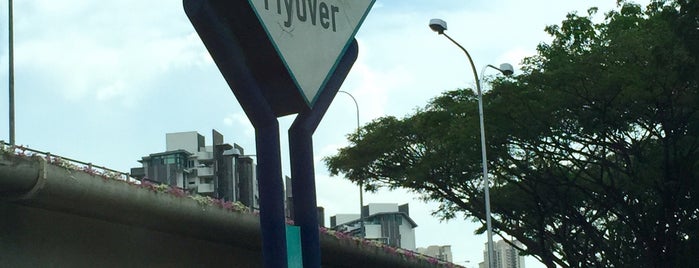 Holland Flyover is one of Non Standard Roads in Singapore.