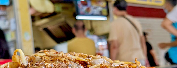 Meng Kee Fried Kway Teow is one of Neu Tea's Singapore Trip 新加坡.