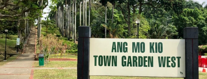 Ang Mo Kio Town Garden West is one of Coast-to-Coast Central Trail (Singapore).