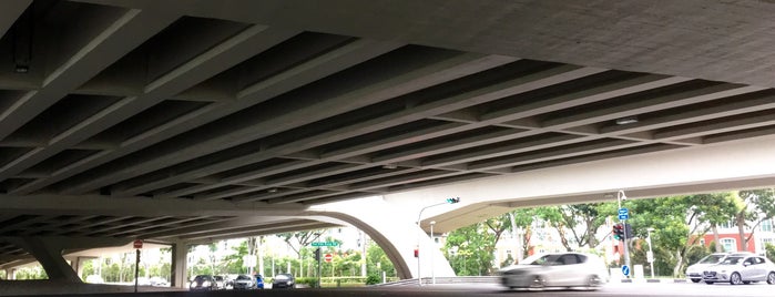 Yio Chu Kang Flyover is one of Non Standard Roads in Singapore.
