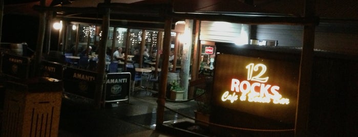 12 Rocks Café & Beach Bar is one of Locais curtidos por Michael.