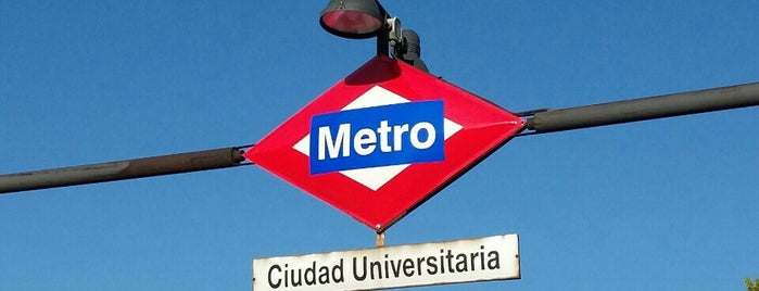 Metro Ciudad Universitaria is one of Tempat yang Disukai Angel.