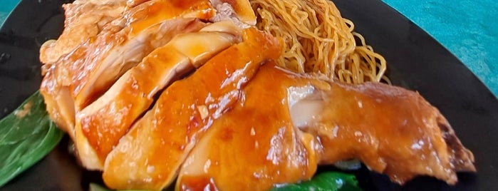 Hong Kong Soya Sauce Chicken Noodle Rice is one of singapore food.