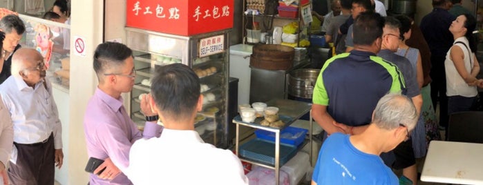 Koothurar Stall No 6 Indian Muslim Food is one of สถานที่ที่บันทึกไว้ของ James.